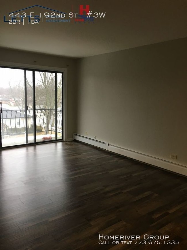 Building Photo - Beautiful 2 Bedroom Apartment- HEAT INCLUDED!