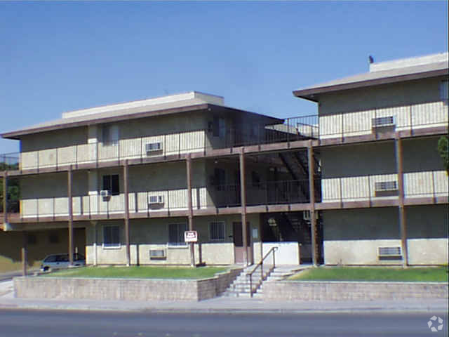 Building Photo - Allen's Courtyard Apartments