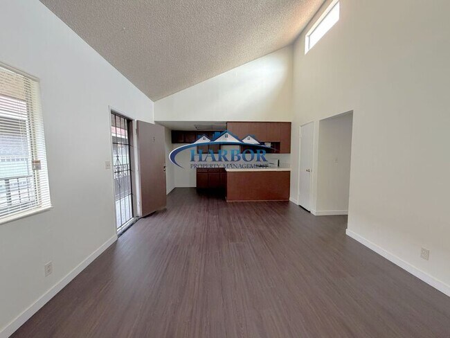 Foto del edificio - 657 W 2nd St