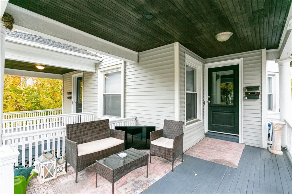 Foto del edificio - 397-399 University W Ave