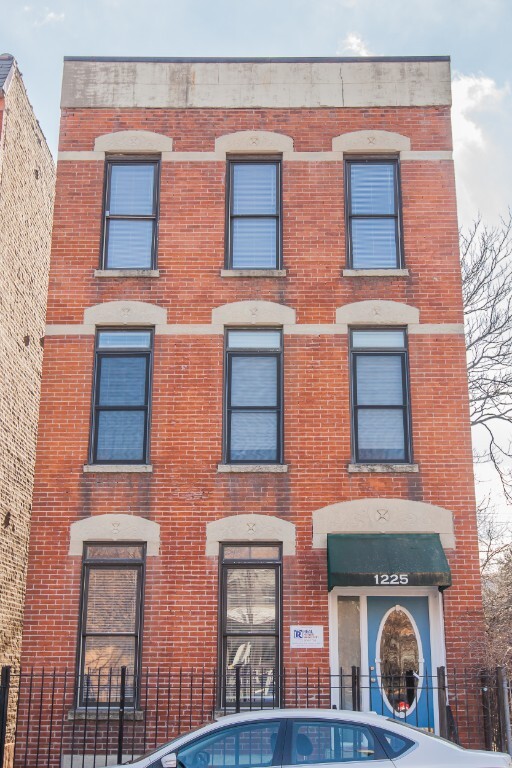 Primary Photo - 1223 W Erie St
