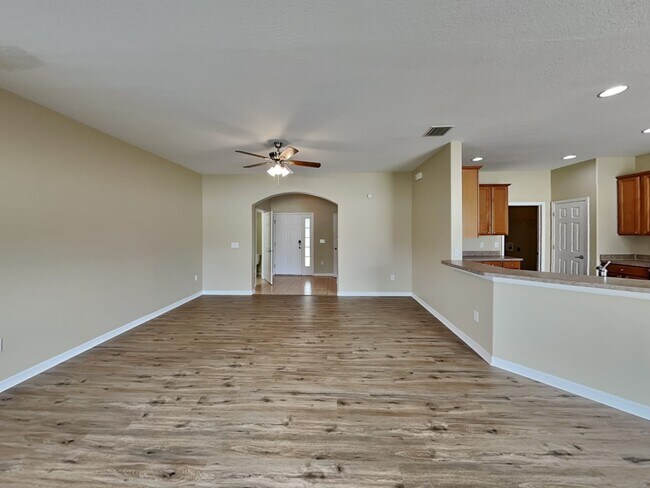 Building Photo - 10253 Newminster Loop