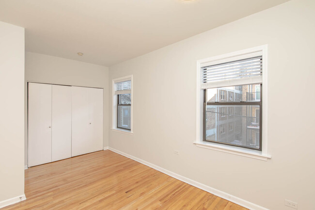 Building Photo - 5626 N Clark St