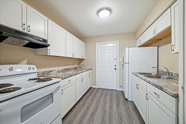 Foto del edificio - 5107 Clover St