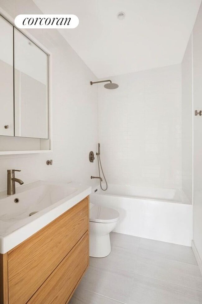 Building Photo - 447 W 51st St