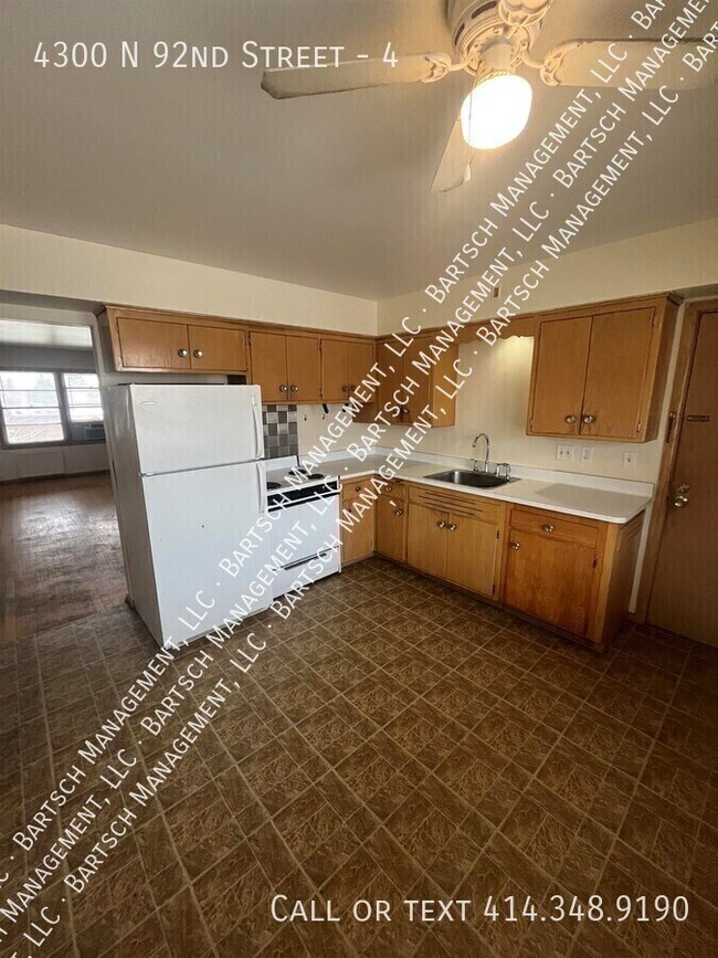 Foto del edificio - 4300 N 92nd St