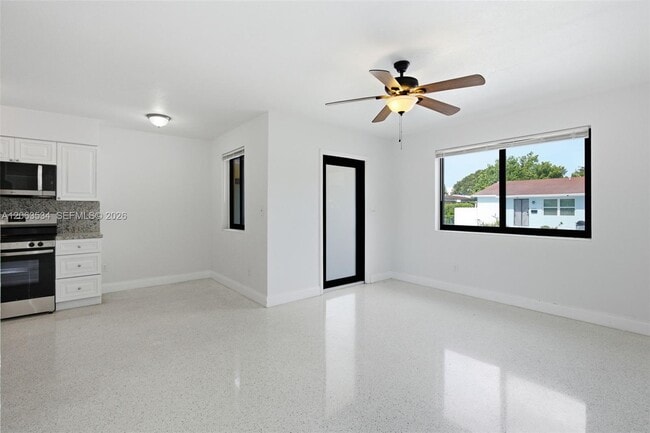 Building Photo - 2625 SW 29th Ave