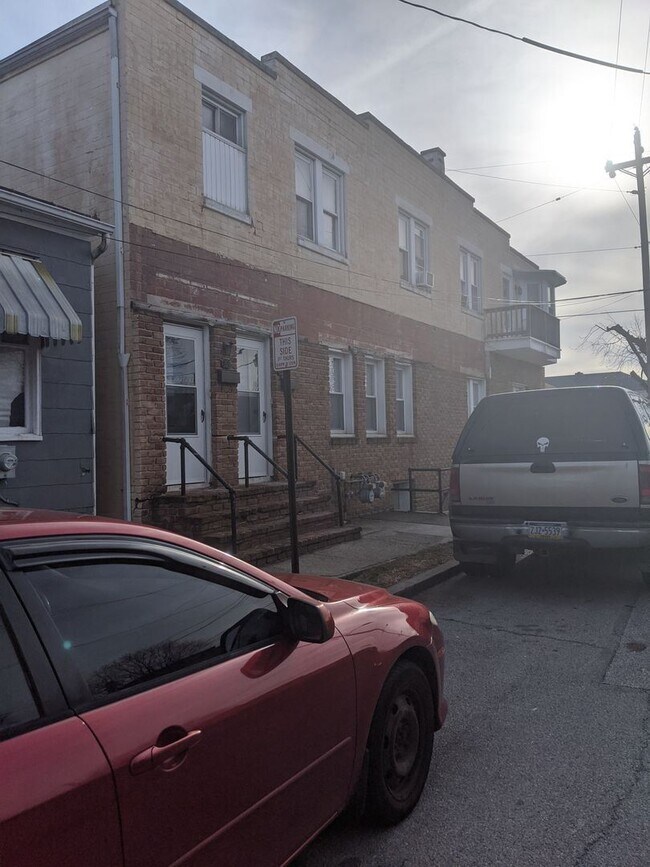 Building Photo - 101-103 S Hartman St