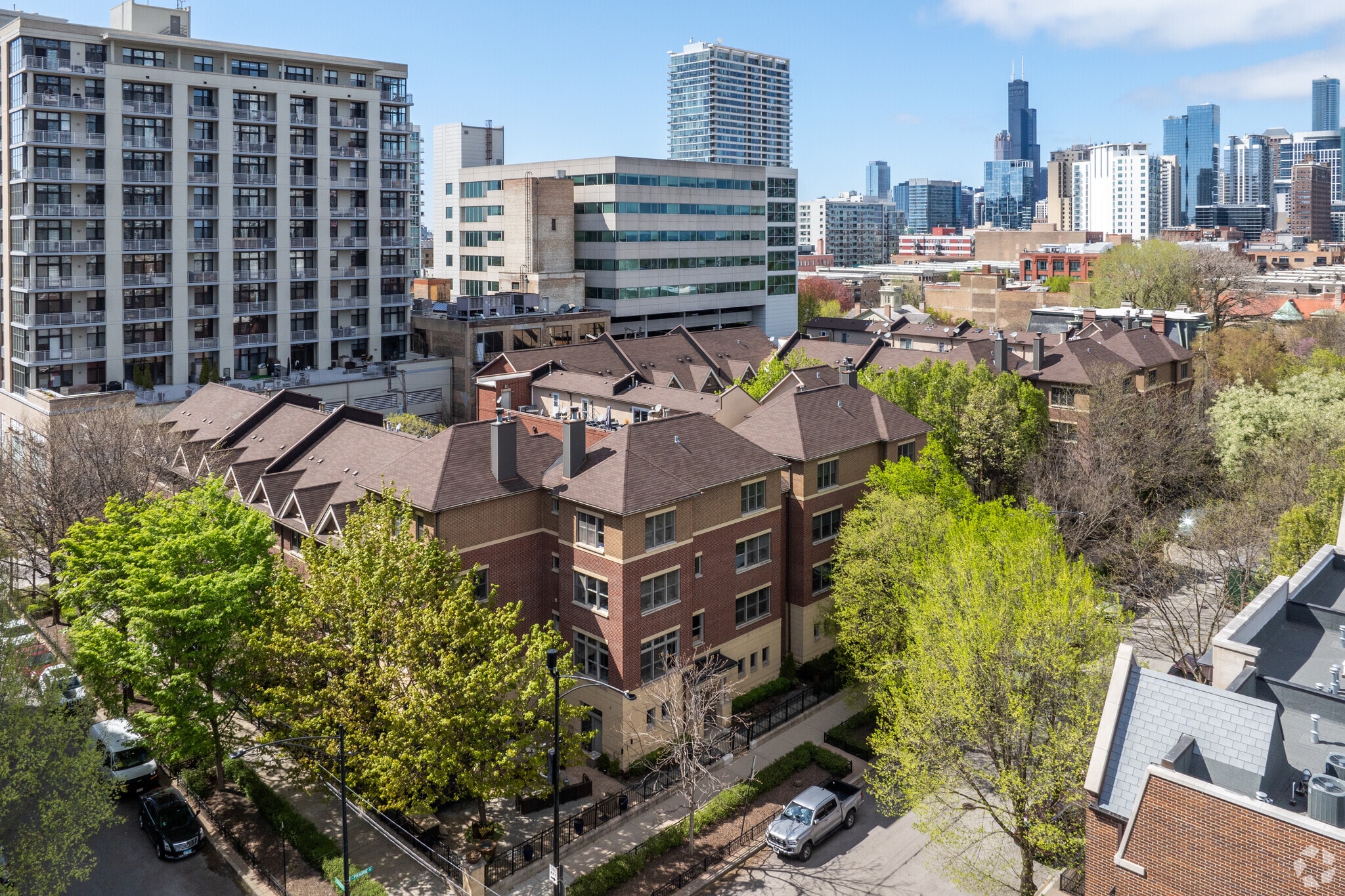 Commonwealth on Prairie Avenue