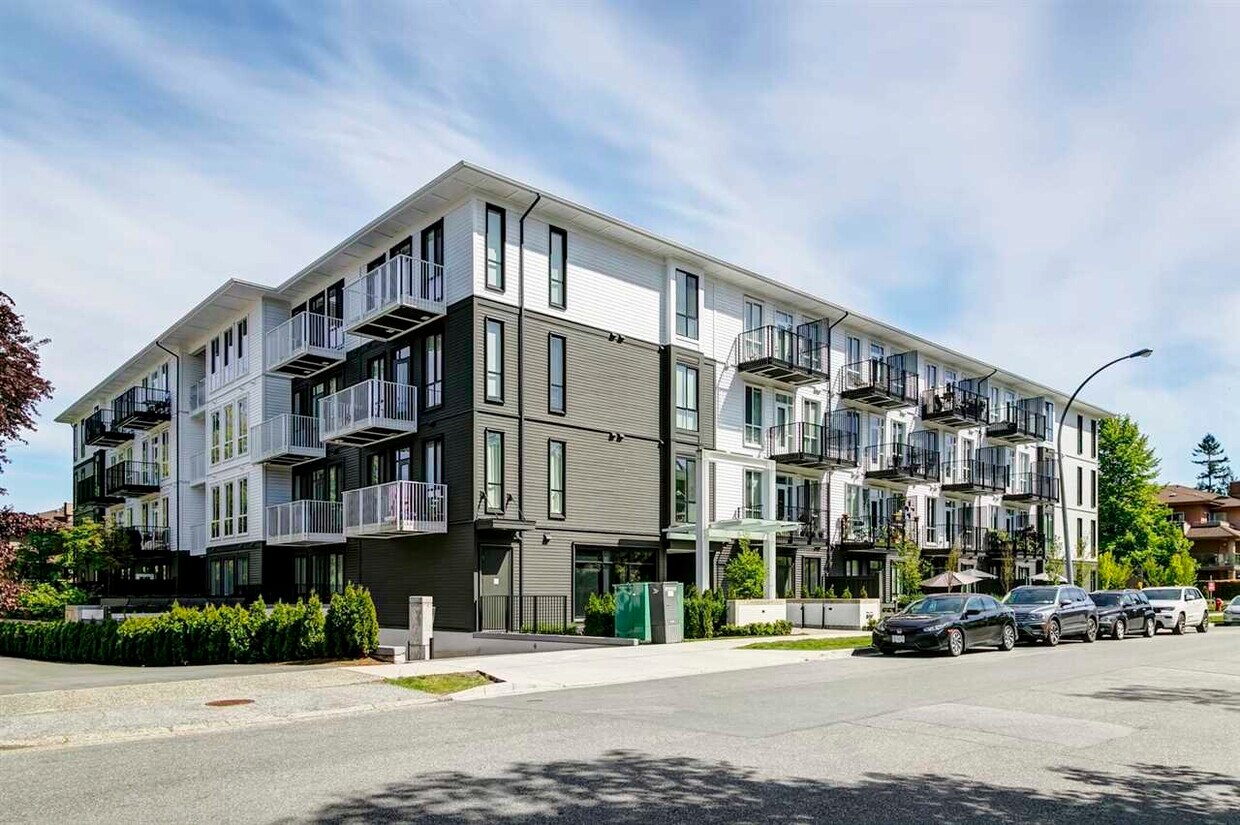 Primary Photo - 10168-10168 149 St