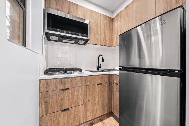 Foto del edificio - 453 W 48th St