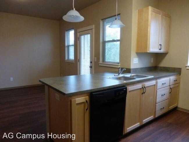 Building Photo - 1844 Patterson St