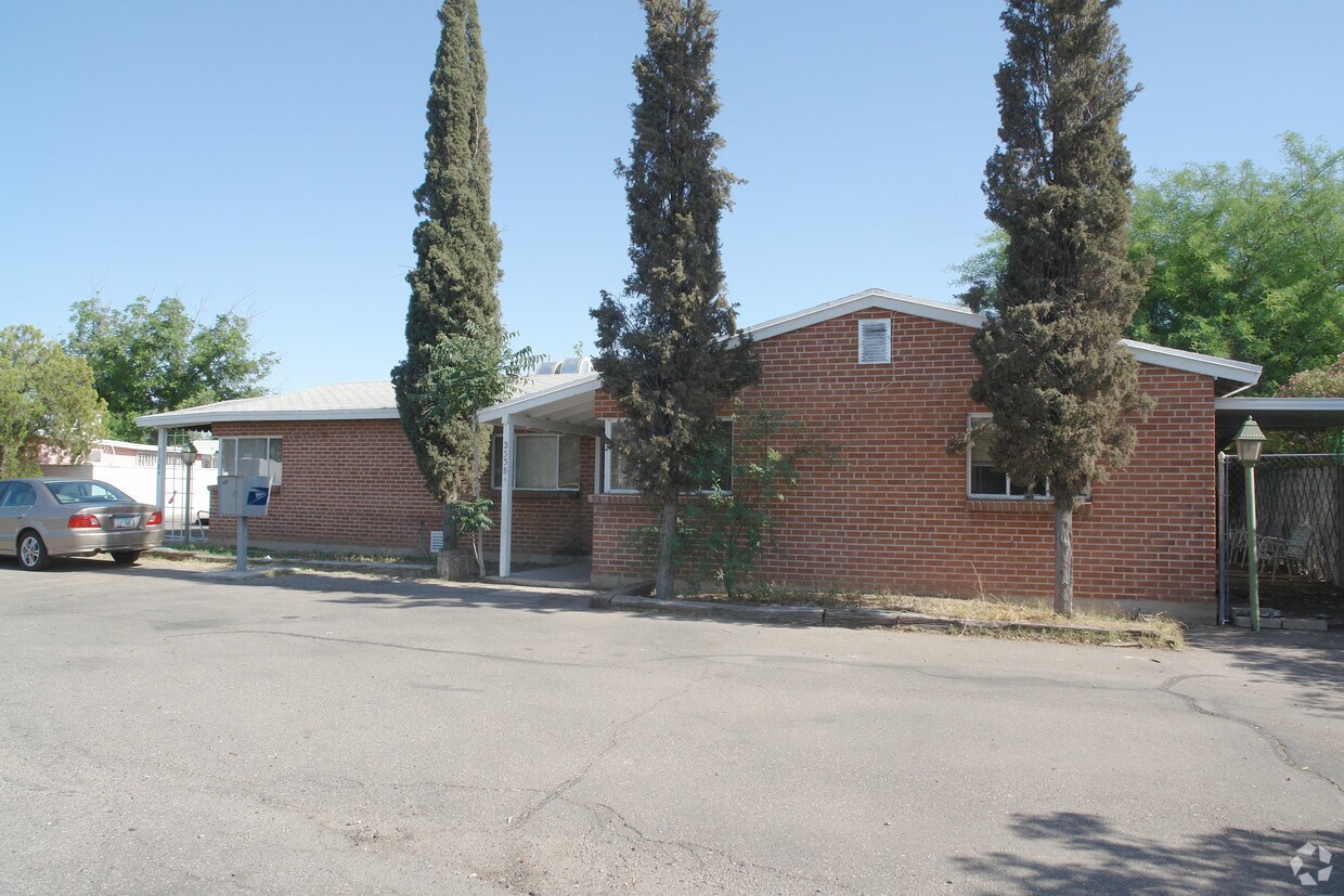 Building Photo - 2538 E Glenn St