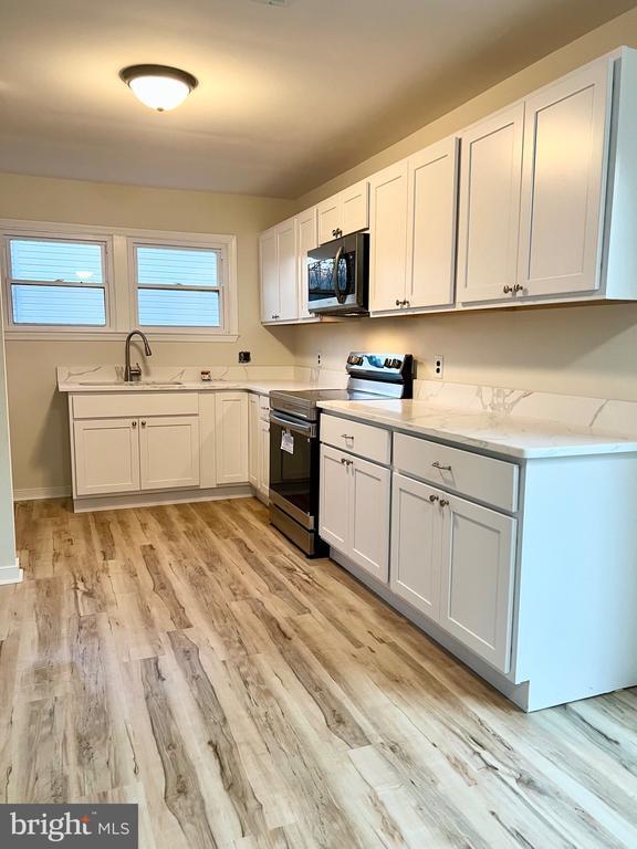 Foto del edificio - 3606 Lakeview Pkwy