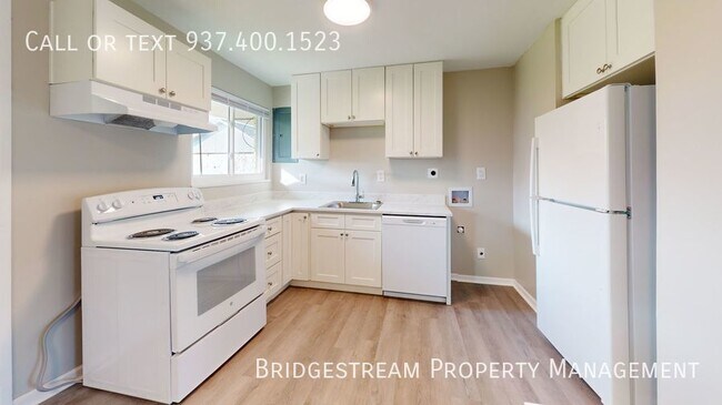 Building Photo - Updated 3 bedroom, 2 full bath ranch home ...