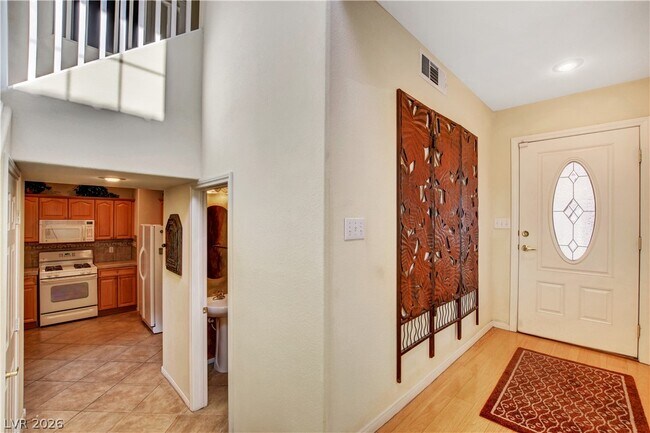 Building Photo - 251 Queens Ct