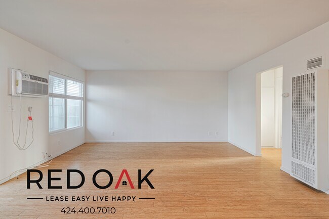 Building Photo - Sun-Drenched One Bedroom with Lovely Floor...