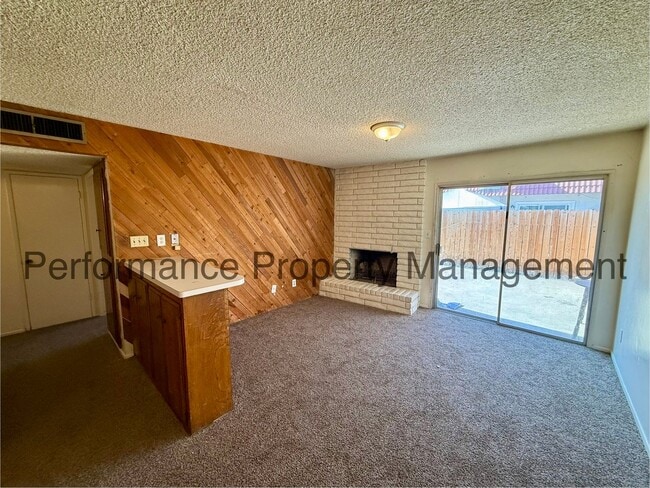 Building Photo - 5060 Easton Dr