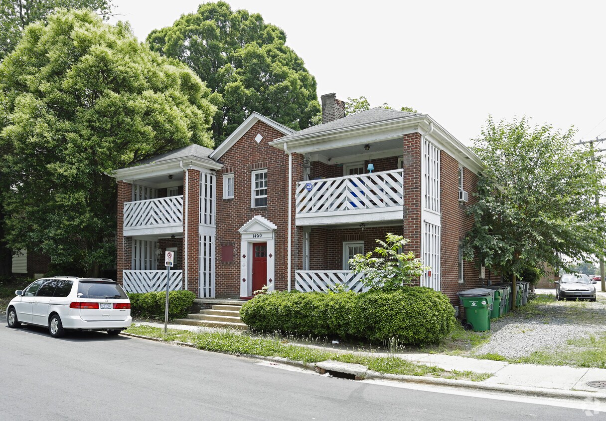 Primary Photo - 1400 Park Dr