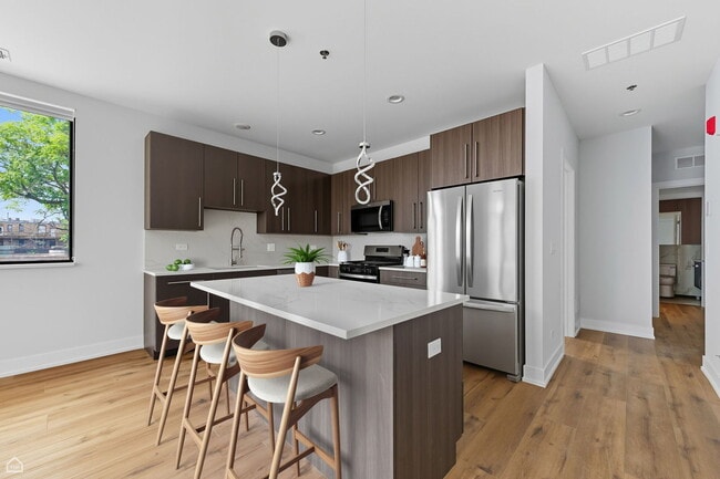 Building Photo - 2354 N Washtenaw Ave