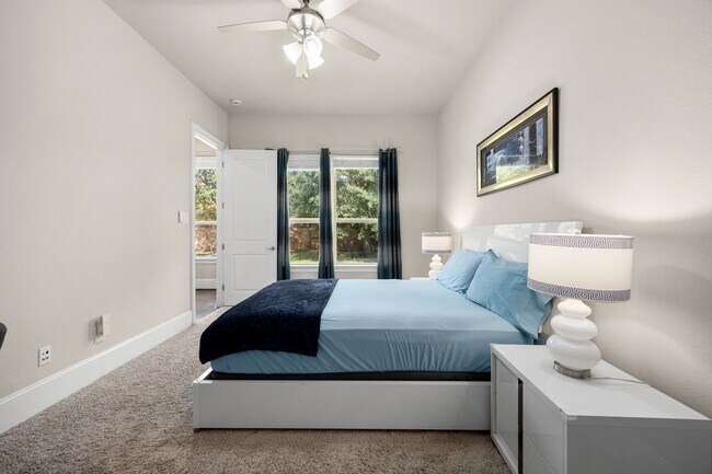 Foto del edificio - 10211 Camden Garden Ln