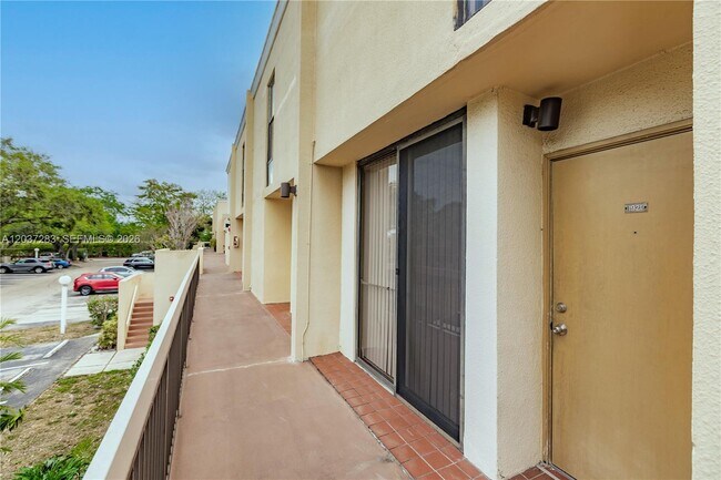 Building Photo - 2931 SW 87th Terrace