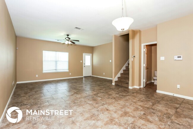 Foto del edificio - 628 Lazy Crest Dr