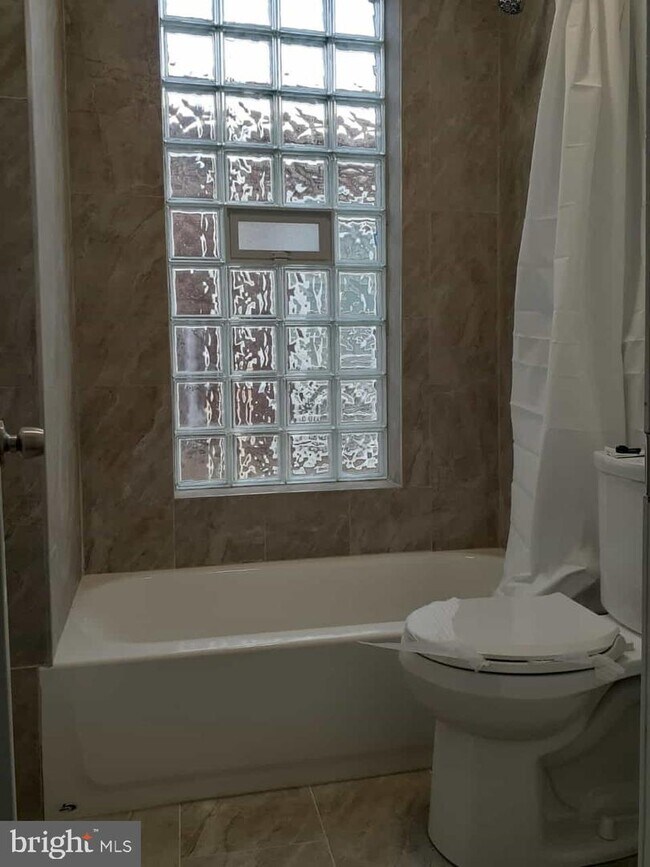 Foto del edificio - 248 E Cambria St