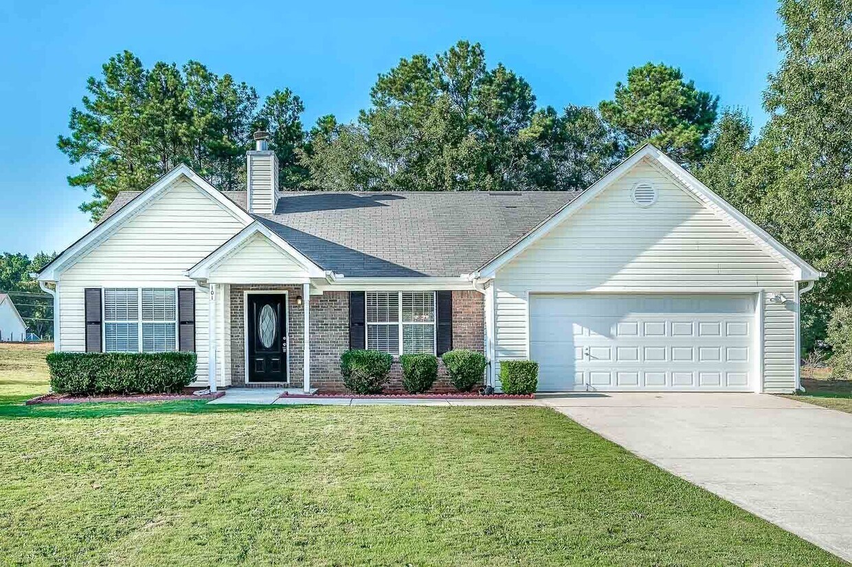 Foto principal - Charming 3BR / 2 Bath Ranch Home in Griffi...