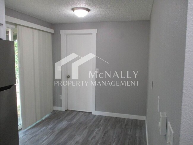 Foto del edificio - 10617-10617 10th Ave Ct S