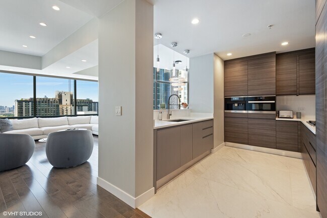 Foto del edificio - 450 E Waterside Dr