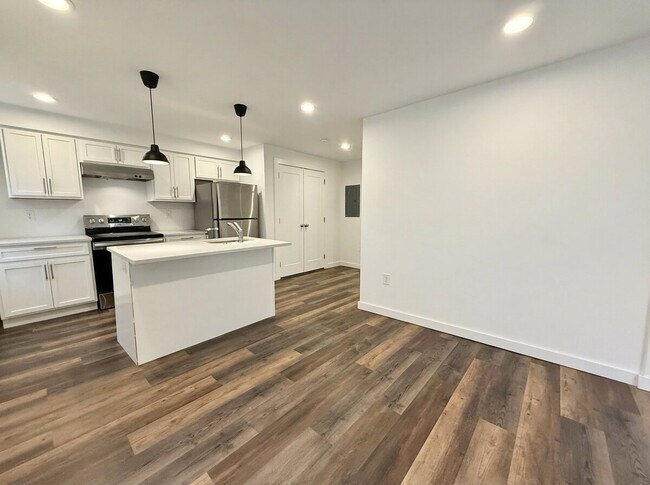 Photo - 451 Green Ln Apartment