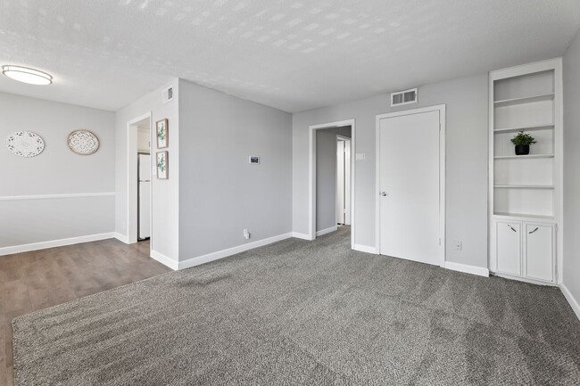 Building Photo - Beautiful 1 Bedroom in Brookside Area!