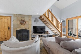 Building Photo - 1727 River Queen Ln