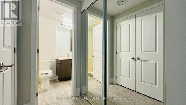 Building Photo - 20 American Elm Wy