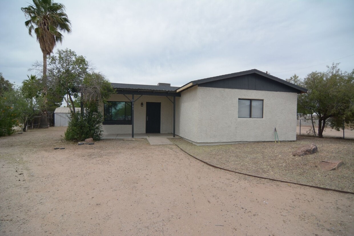 Foto principal - Remodeled 3 Bedroom 1 Bath Home! Central T...