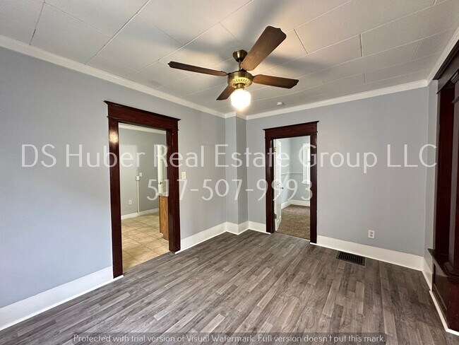 Foto del edificio - Lovely three bedroom, one bath home with b...