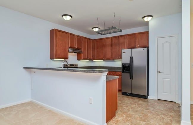 Building Photo - 920 Southmoor Dr