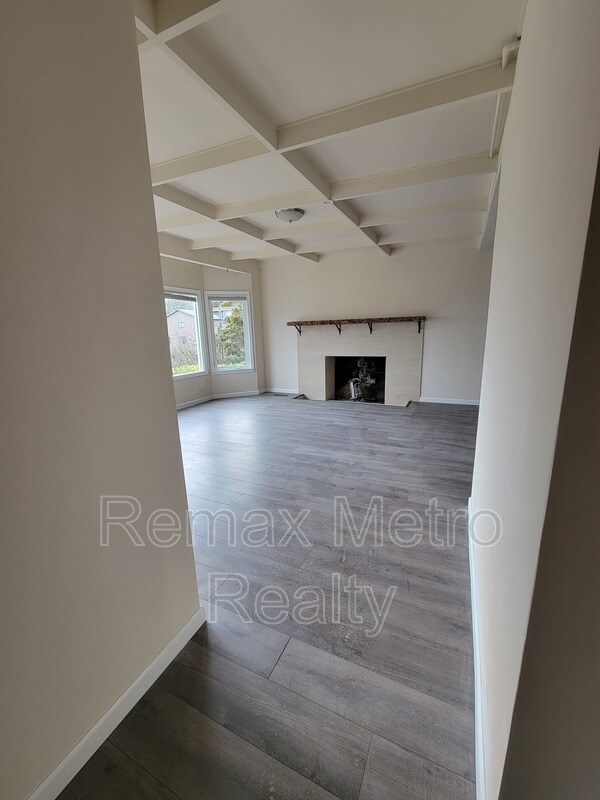 Building Photo - 3007 Humes Pl W