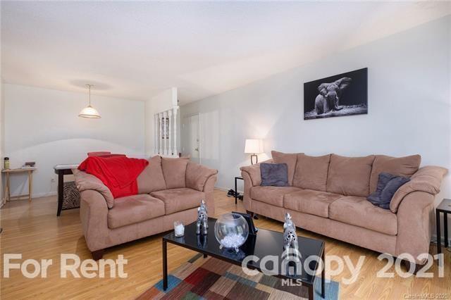 Foto del edificio - 7984 Shady Oak Trail