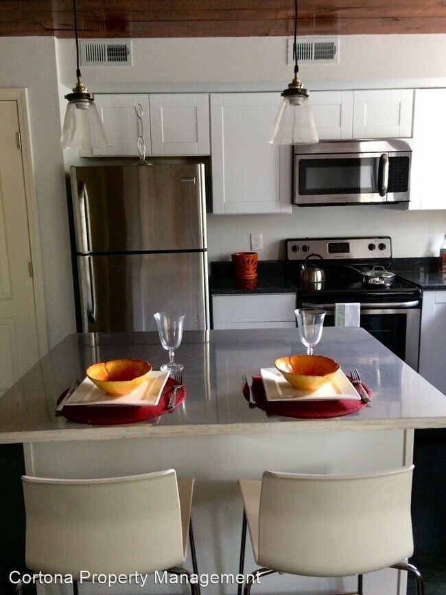 Foto del edificio - 1 br, 1 bath Apartment - 3535 Roger Pl