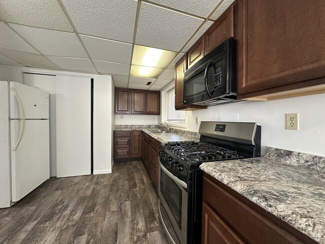 Building Photo - 2 bedroom duplex for rent on Nazareth Rd, ...