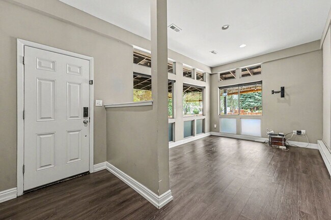 Building Photo - Classic Denver Charm Meets Modern Flexibility