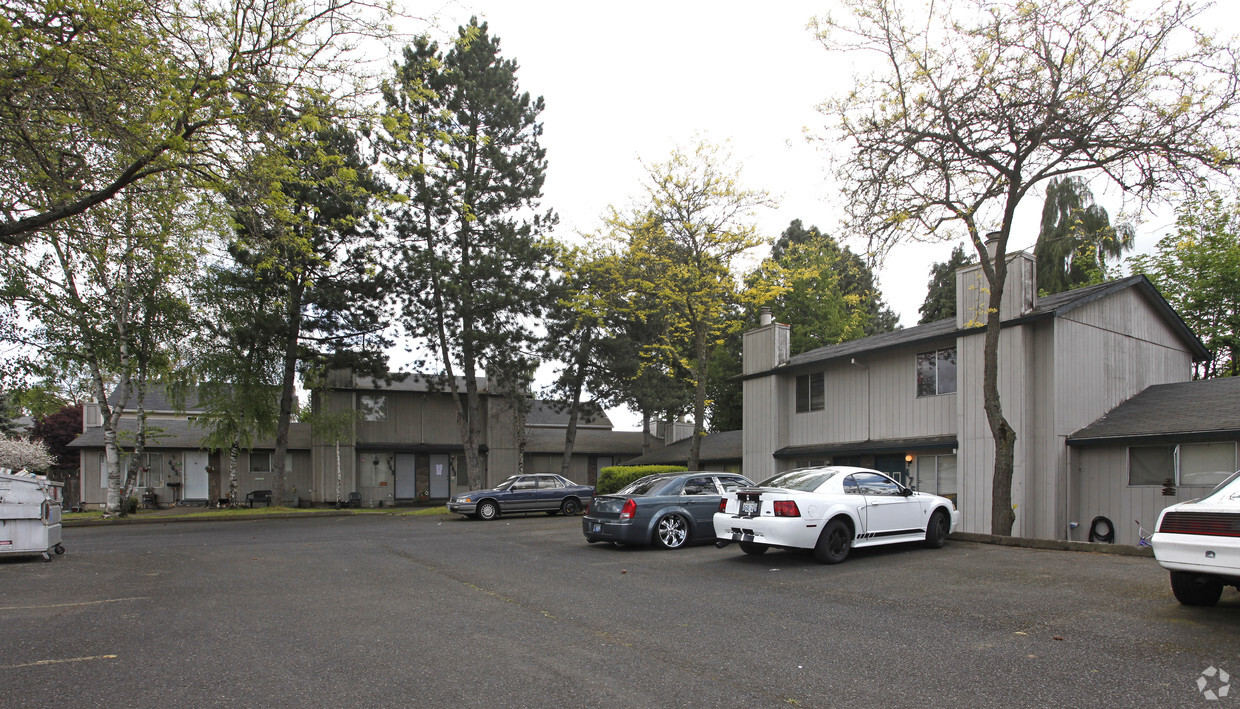 Primary Photo - Gloucester Apartments