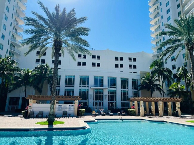 Building Photo - 1745 E Hallandale Beach Blvd