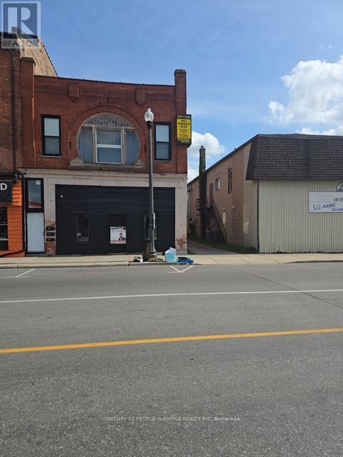 Building Photo - 692 Dundas St