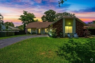 Building Photo - 301 NW 78th Ave