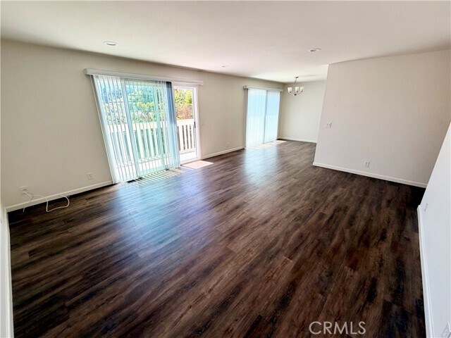 Foto del edificio - 34475 Via Espinoza