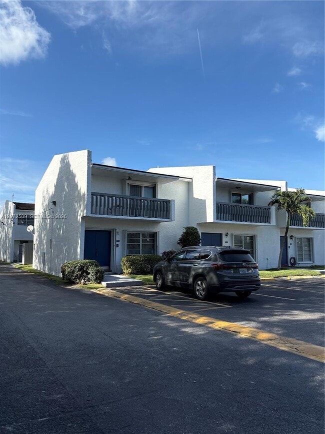 Building Photo - 17180 SW 94th Ave