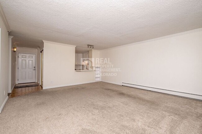 Building Photo - 3470 S Poplar St